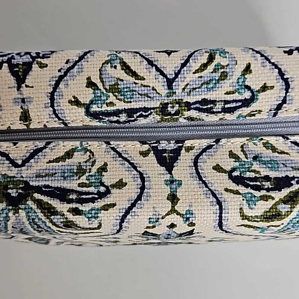 Spartina 449 Cosmetic Case  Hamilton Rug Print NEW